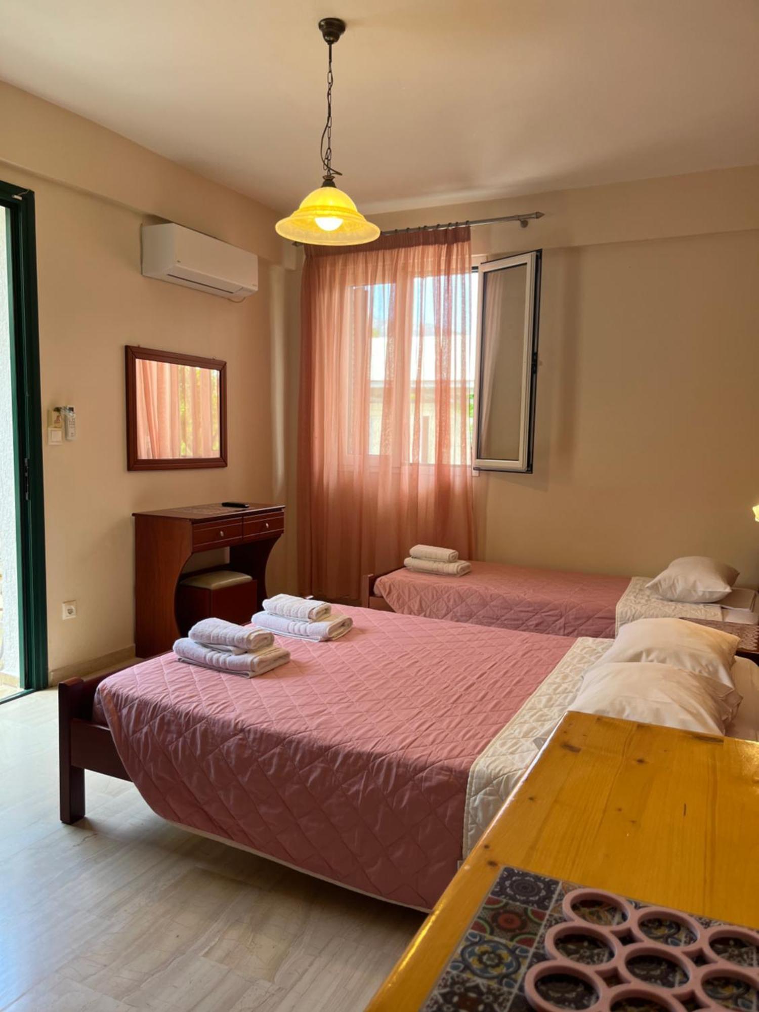 George Studios Vasiliki Room photo