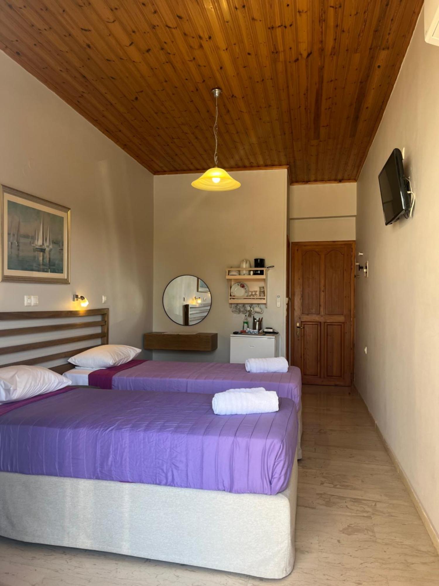George Studios Vasiliki Room photo